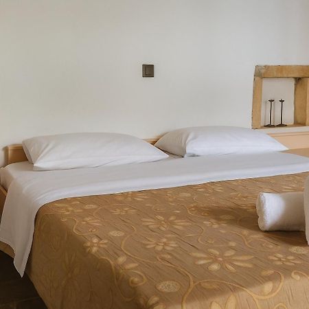 Menexes Suites Monemvasía Zewnętrze zdjęcie