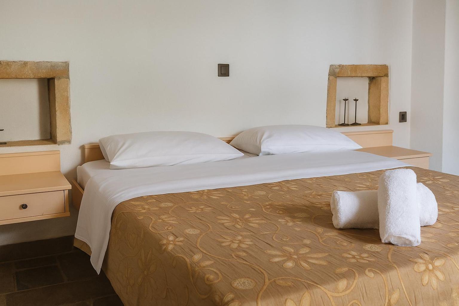 Menexes Suites Monemvasía Zewnętrze zdjęcie